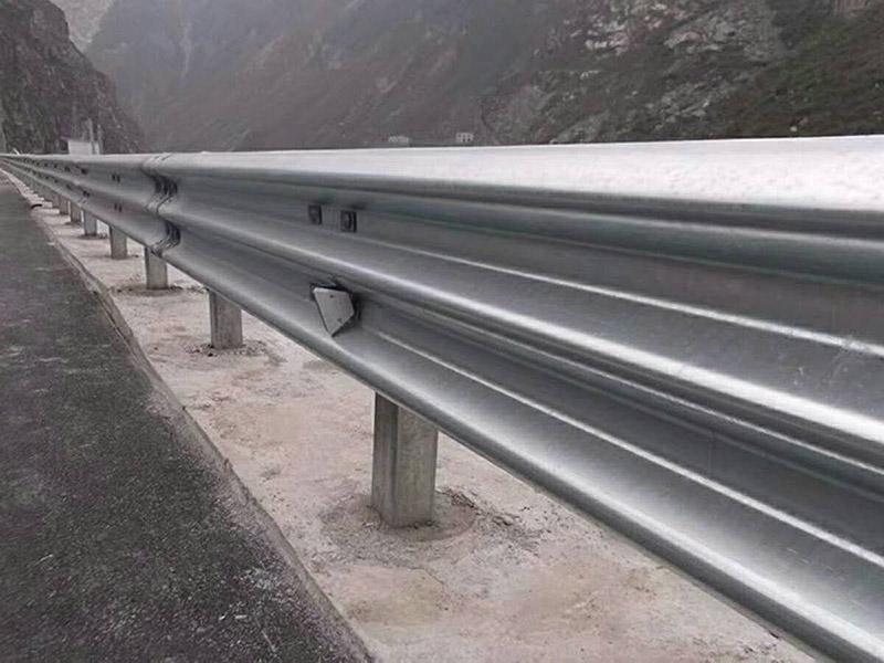 福建三波護(hù)欄板