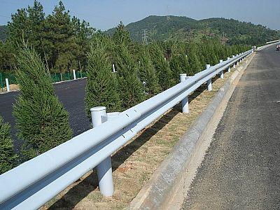 江蘇分隔帶護(hù)欄板